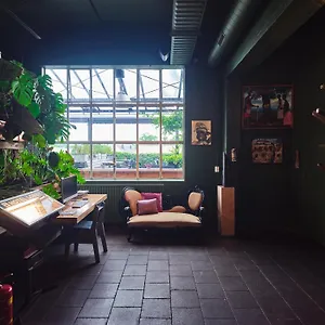 https://hotel-piet-hein-eek.valkenburgaandegeul-hotels.com