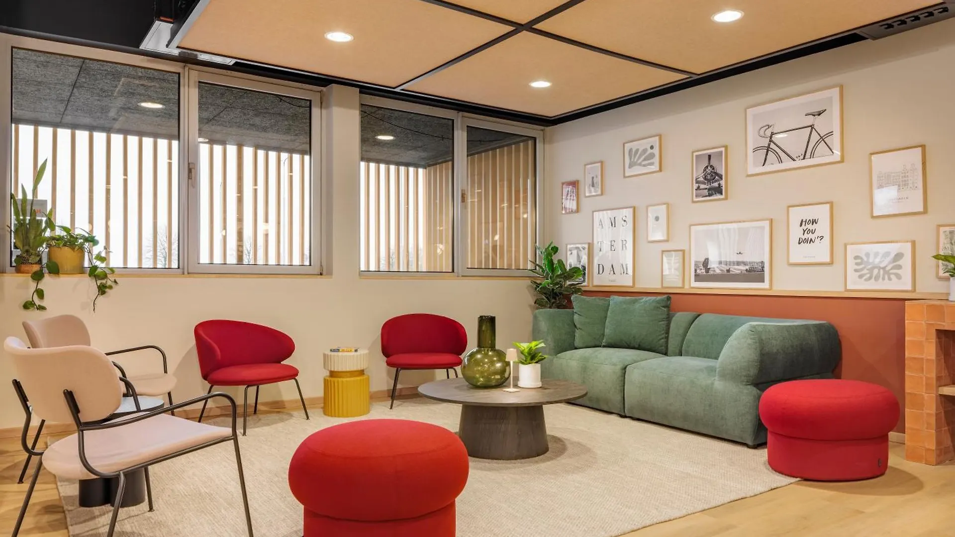 Maxhotel Amsterdam Airport Schiphol - Recently Renovated Hoofddorp