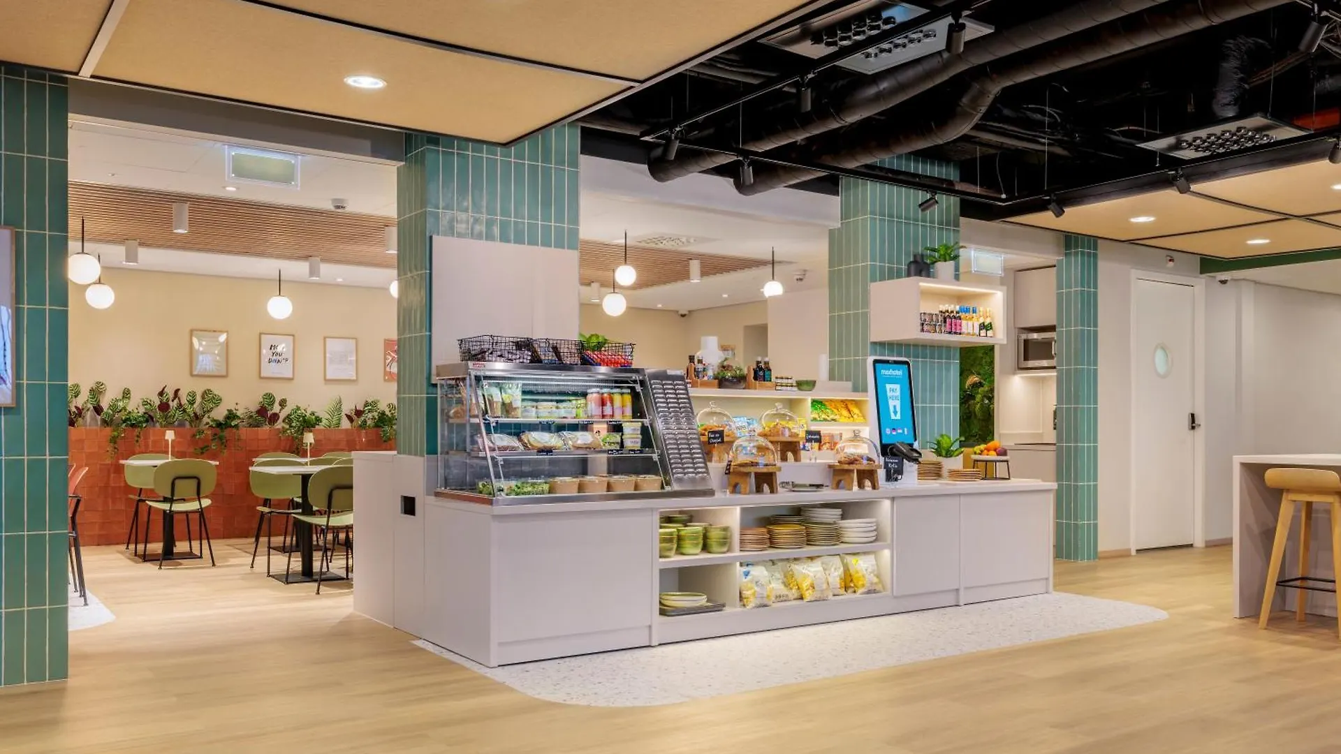 Maxhotel Amsterdam Airport Schiphol - Recently Renovated Hoofddorp Hotel